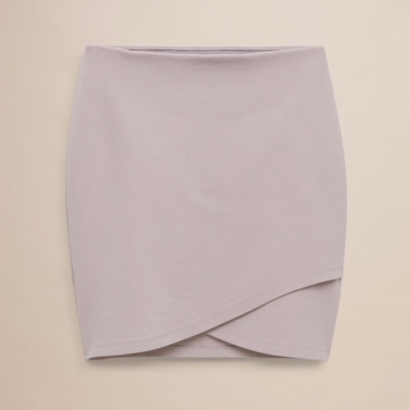 Aritzia Dresses & Skirts - Sunday Best skirt